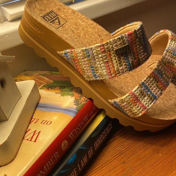 Reef platform sandals. Cork sole. Sz 7 Worn for couple hrs. Don’t fit me. - Picture 3 of 6